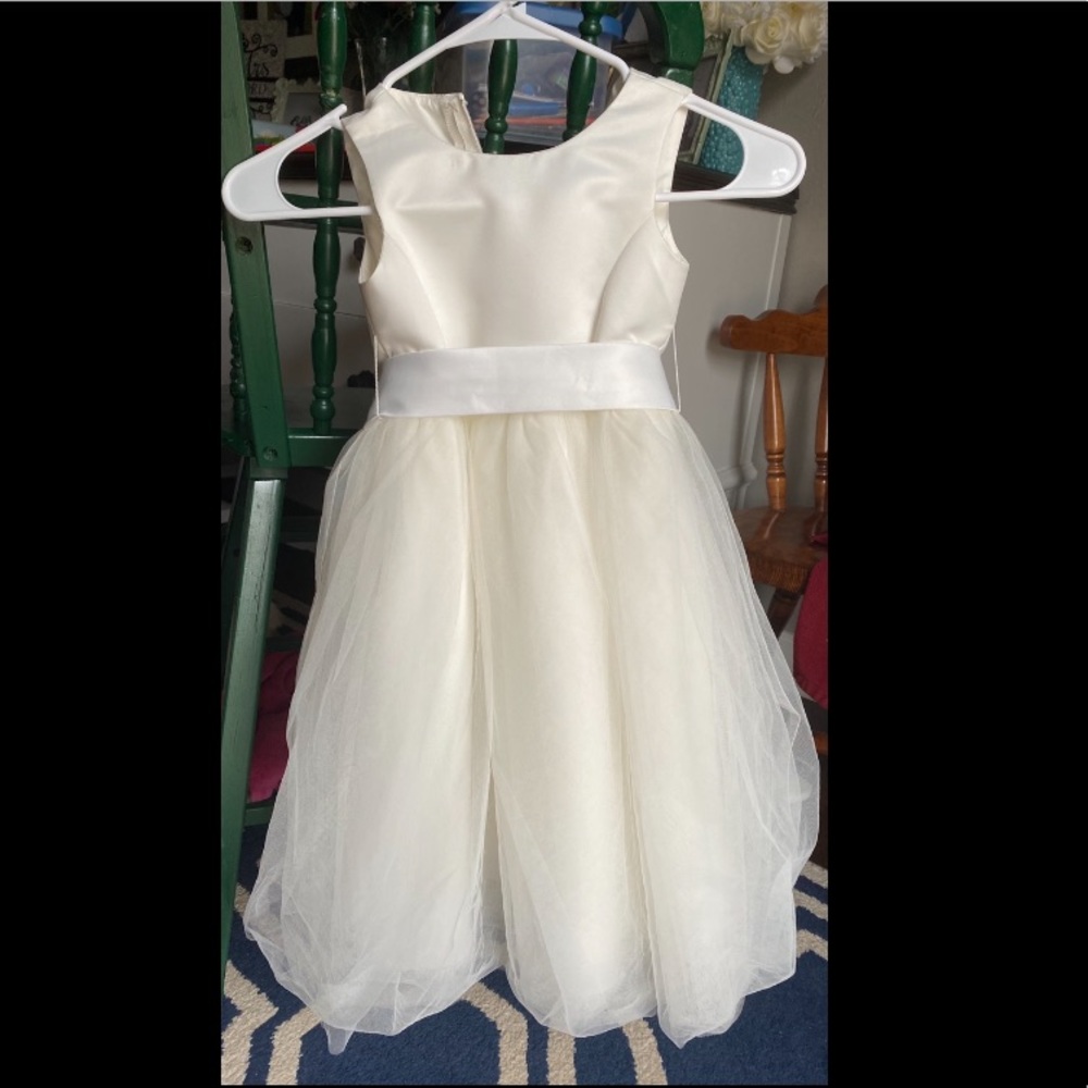 David’s bridal 3t flower girl dress